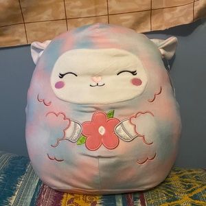Lula squishmallow!